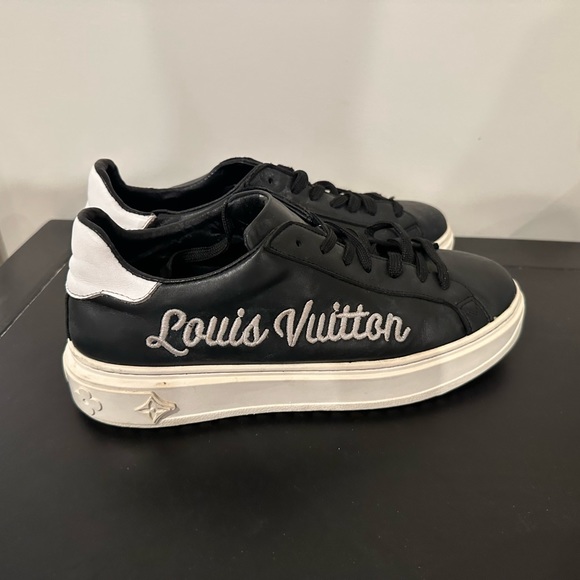 LOUIS VUITTON TIME OUT SNEAKER - Picture 3 of 9